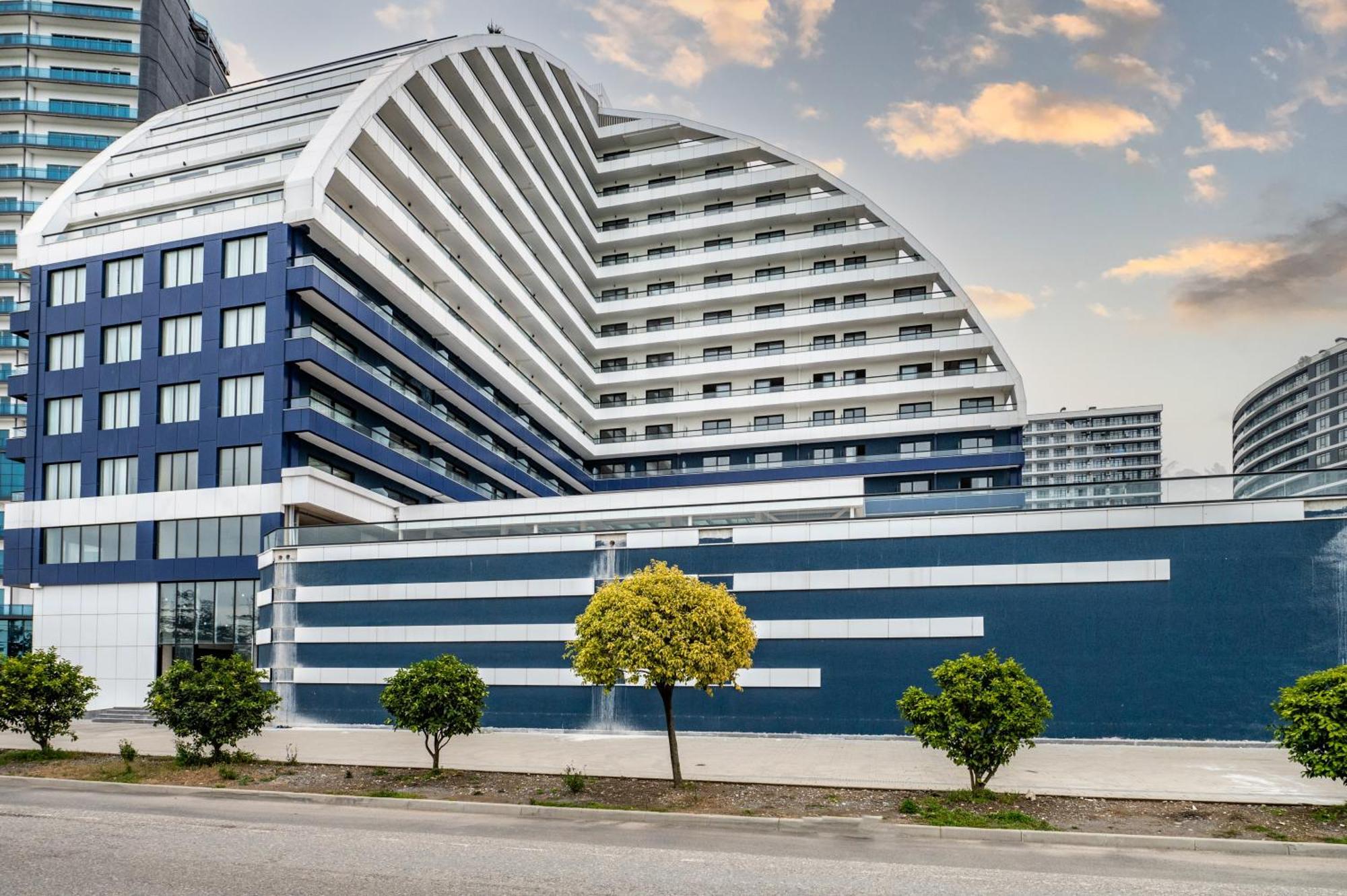 The Grandeur Hotel Batumi Ngoại thất bức ảnh